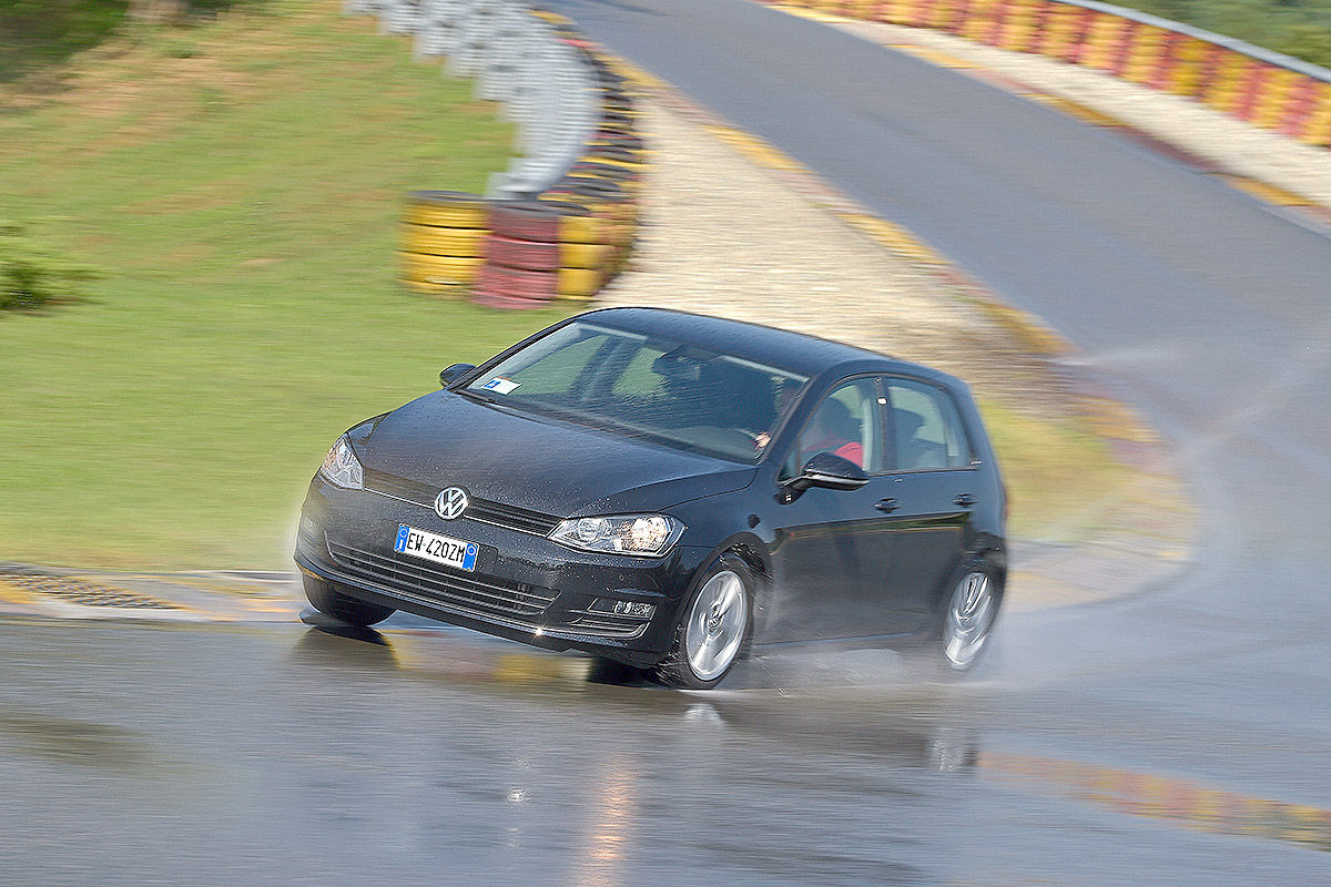 Auto Bild Pirelli Cinturato P7 Blue Lastik Testi