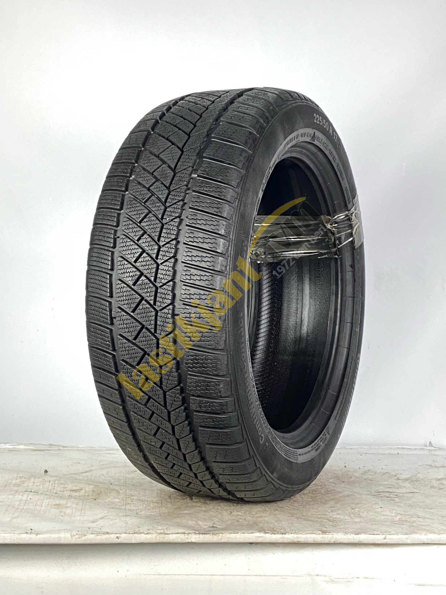 Continental 225/50R17 98V WinterContact TS830 8 mm 2.El Kış Lastiği (2023) RFT