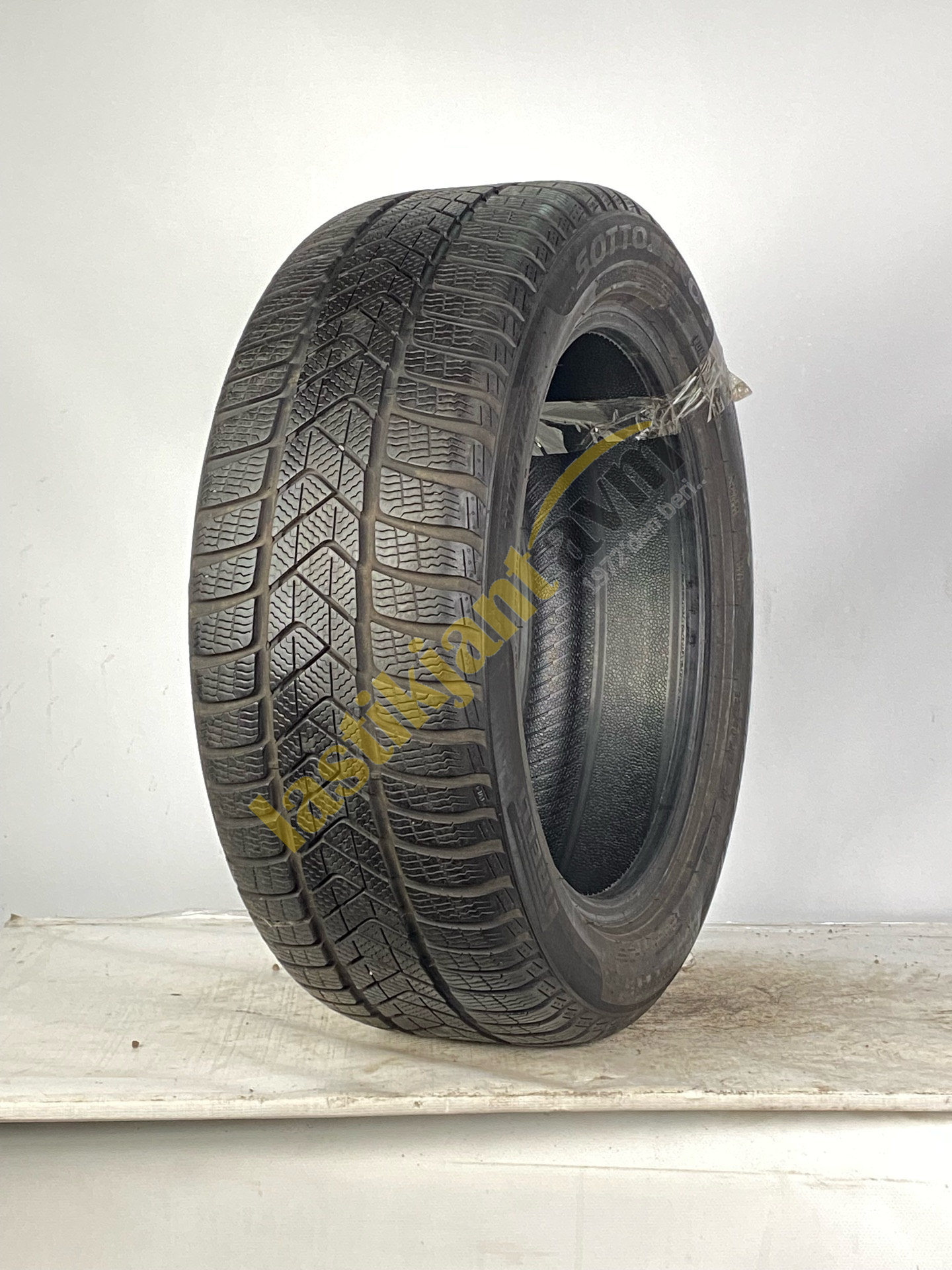 Falken 215/65R16 98H 7 mm Eurowinter Hs01 2.El Kış Lastiği (2020)
