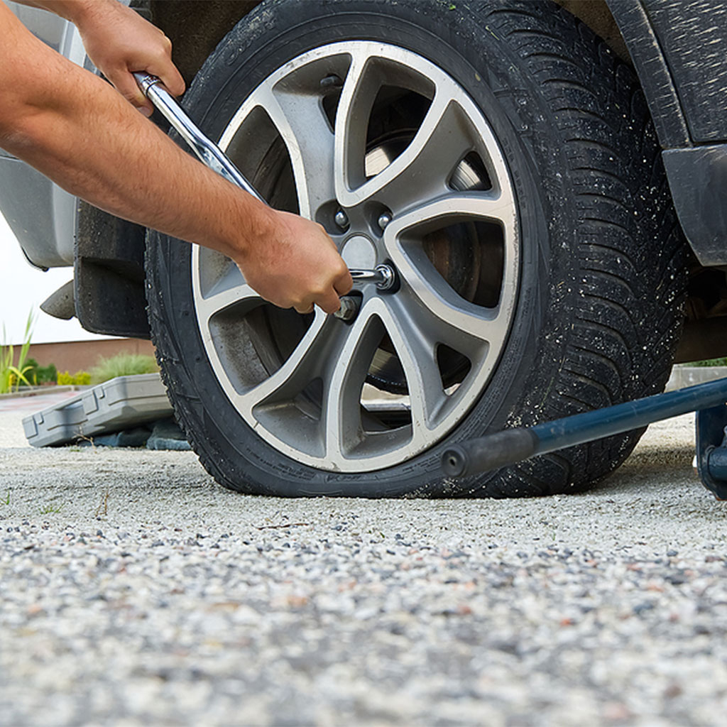 Servis Aracıyla Yol Yardımı 3 Km Çevre | LastikJantAVM