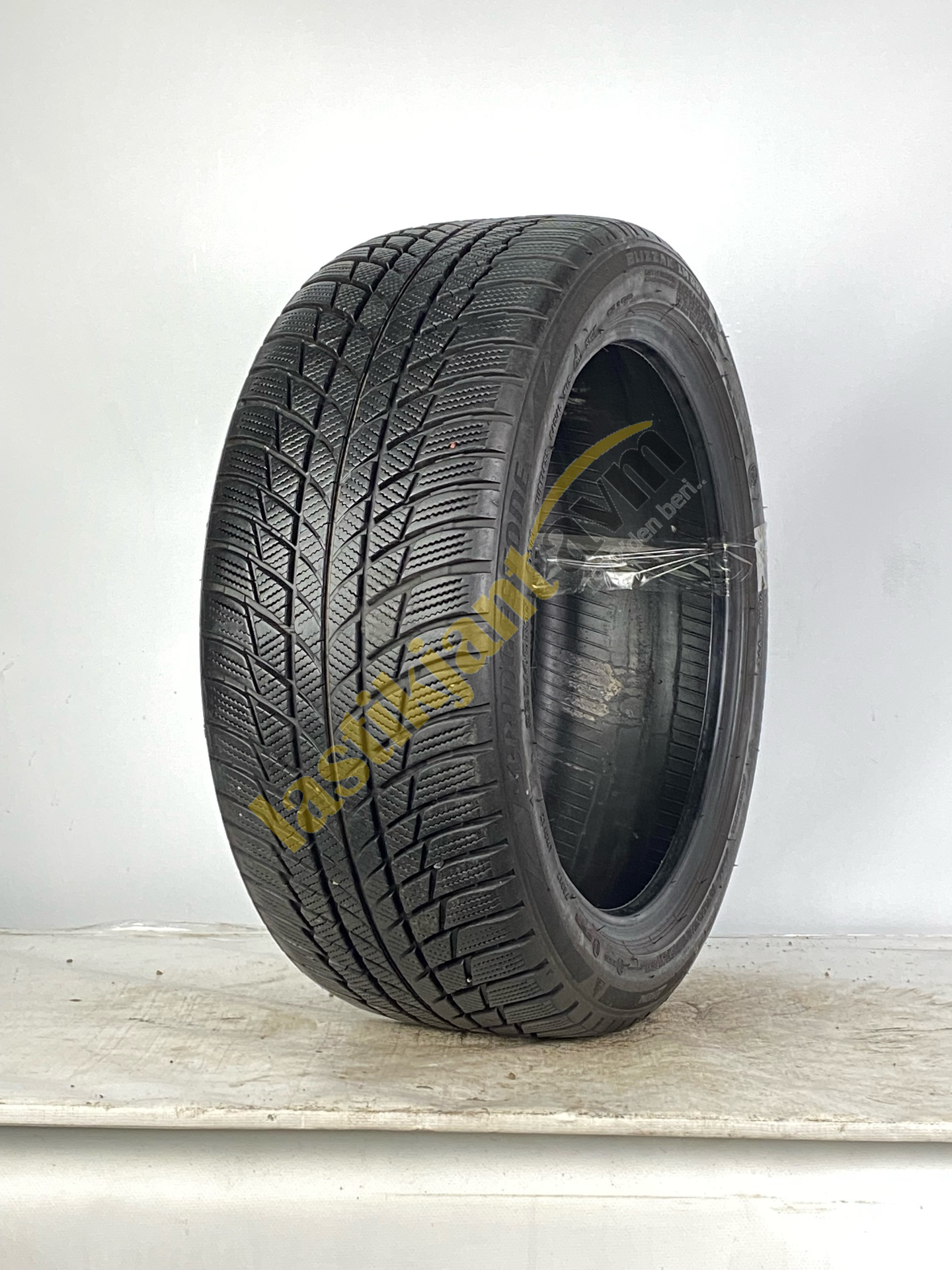 Bridgestone 225/45R17 91H 6mm Blizzaklm001 2.El Kış Lastiği (2022) RFT