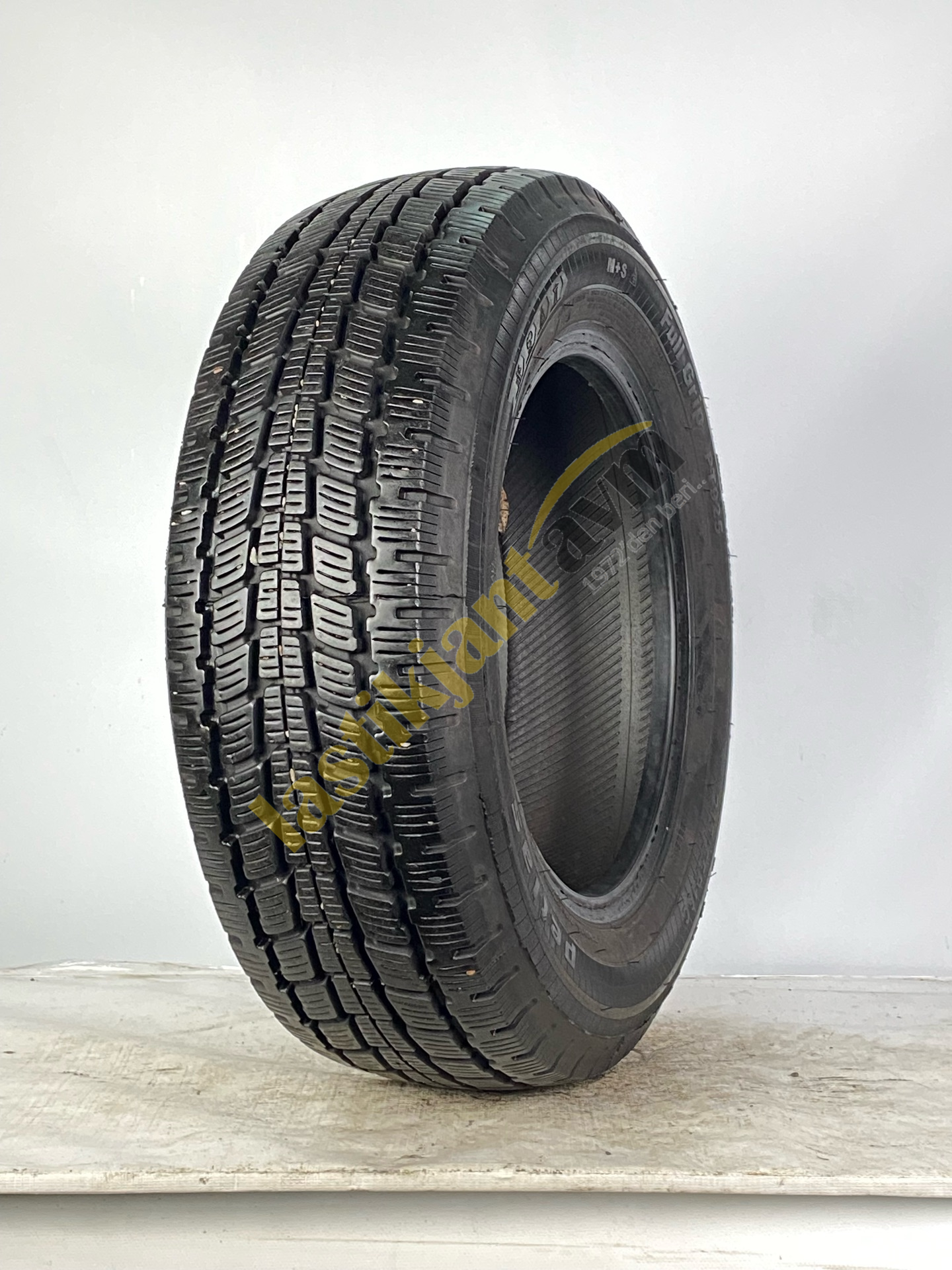 Petlas 215/65R16C 109/107R Full Grip Pt925 10MM 2.El Kış Lastiği (2022)